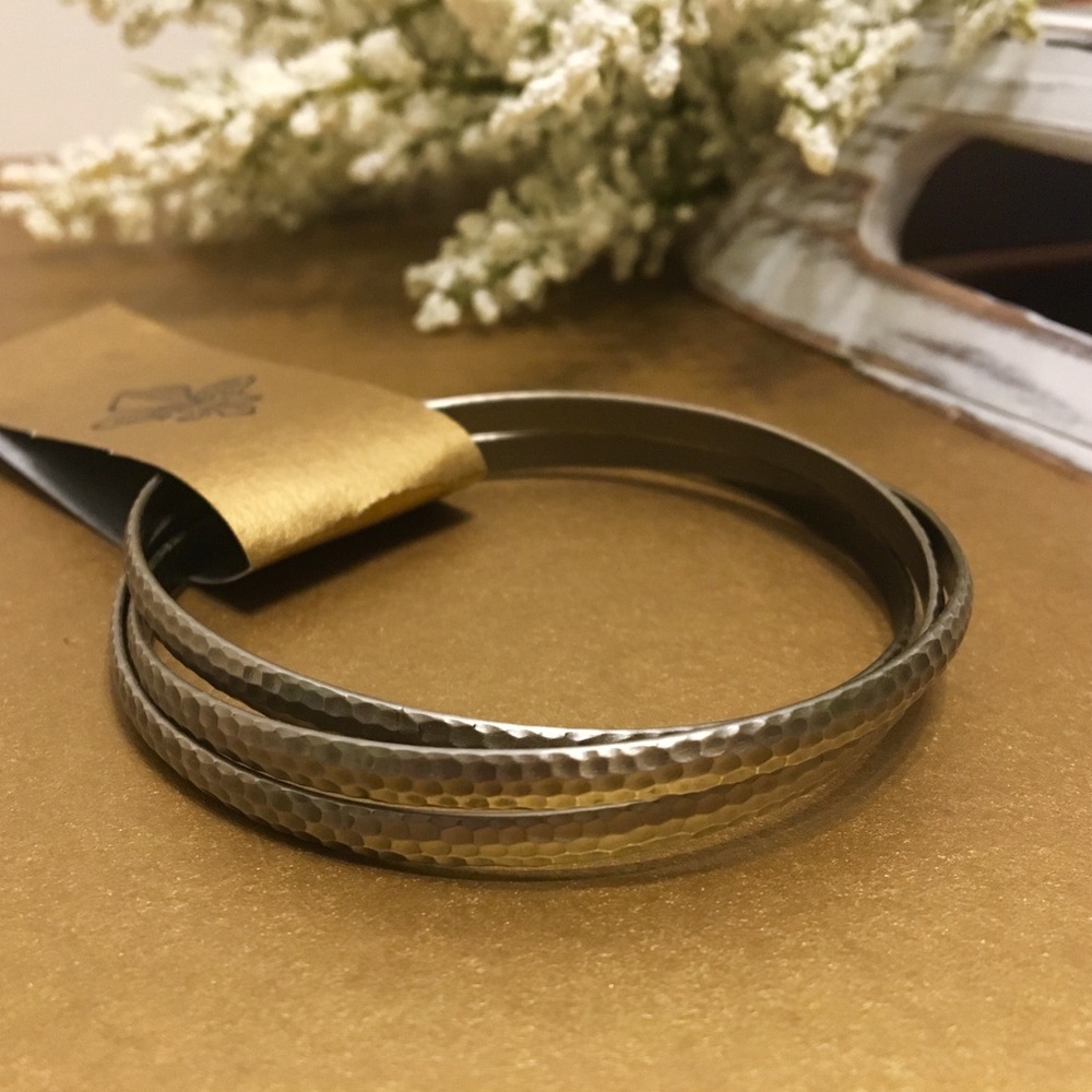 Set of 3 Silver Bangle Bracelets⚜️